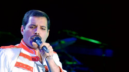 A Hungarian Rhapsody - Queen Live in Budapest
