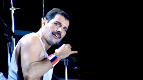 A Hungarian Rhapsody - Queen Live in Budapest